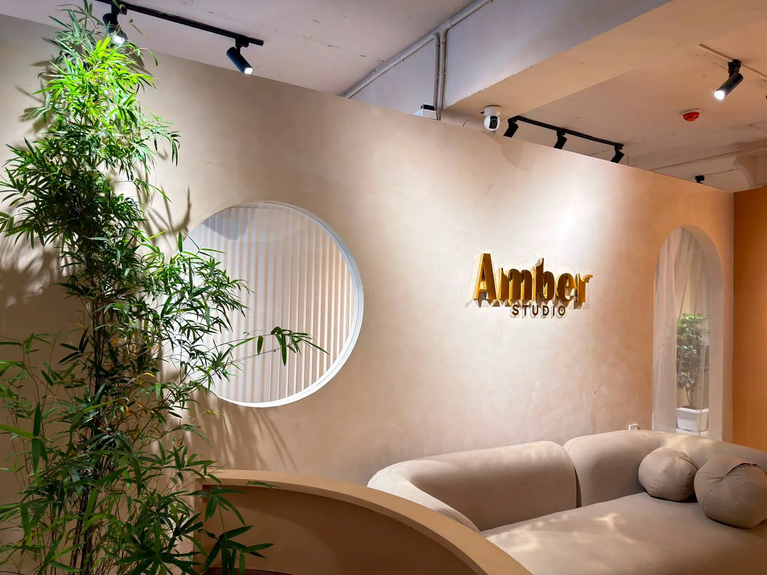 Amber Studio reception and lounge