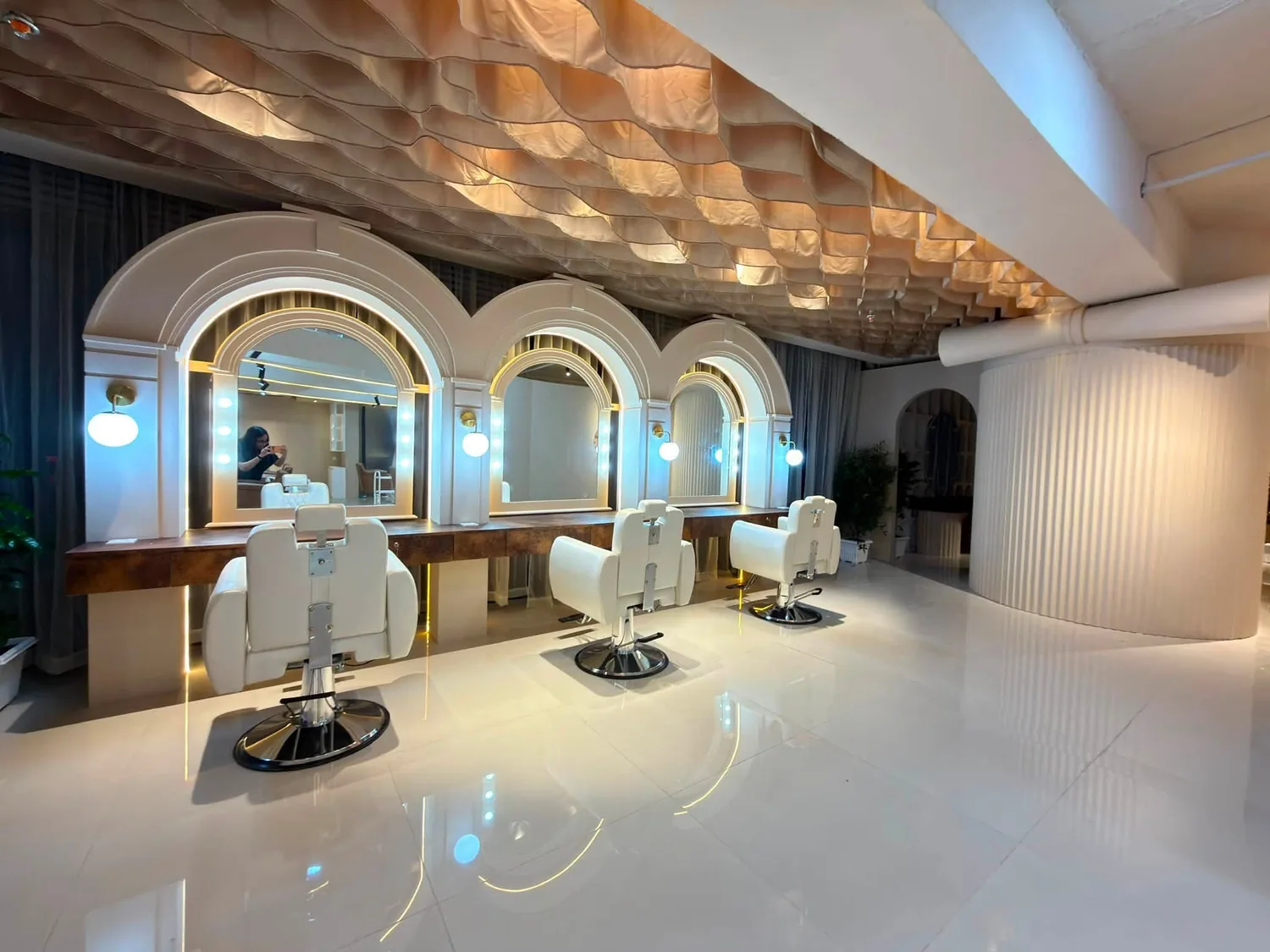Amber Studio manicure area
